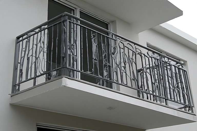 Stainless Steel Grill Design for Balcony