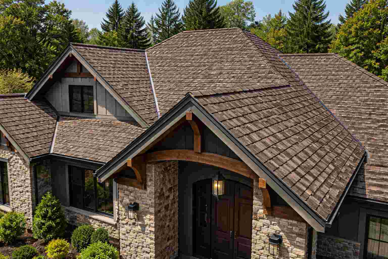 Textured stone-granule roof tile texture for enhanced grip and durability